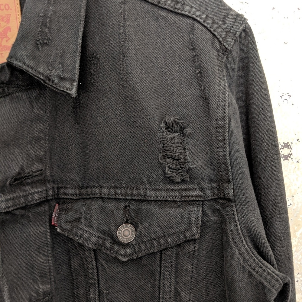 Levi's Distressed Trucker Jacket - Picture 2 of 8